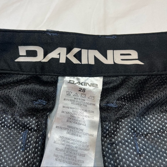 ✨HOST PICK✨Dakine Kokio Hybrid Shorts - Picture 3 of 7
